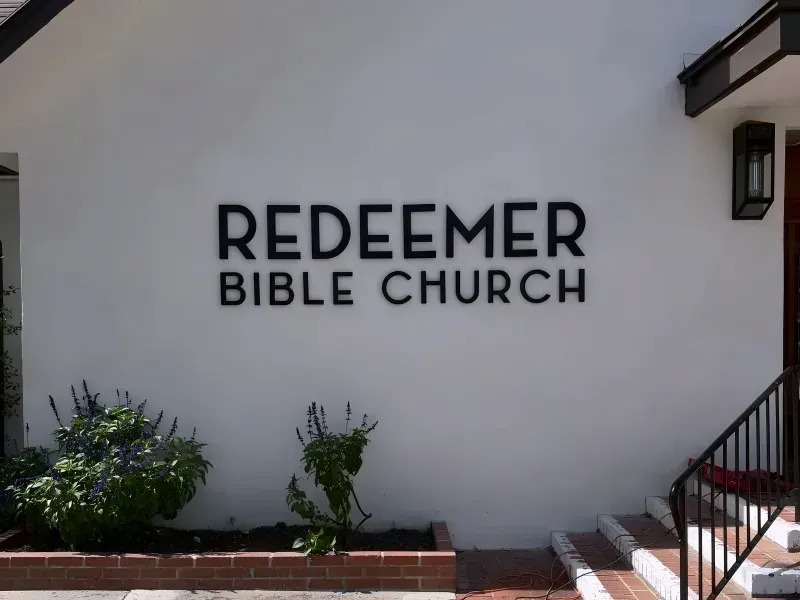 Non-lit 3D sign